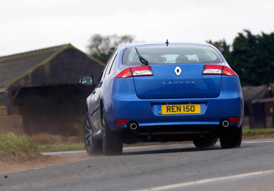  Renault Laguna GT Line 2011 года  (UK) (фото 20 из 30)